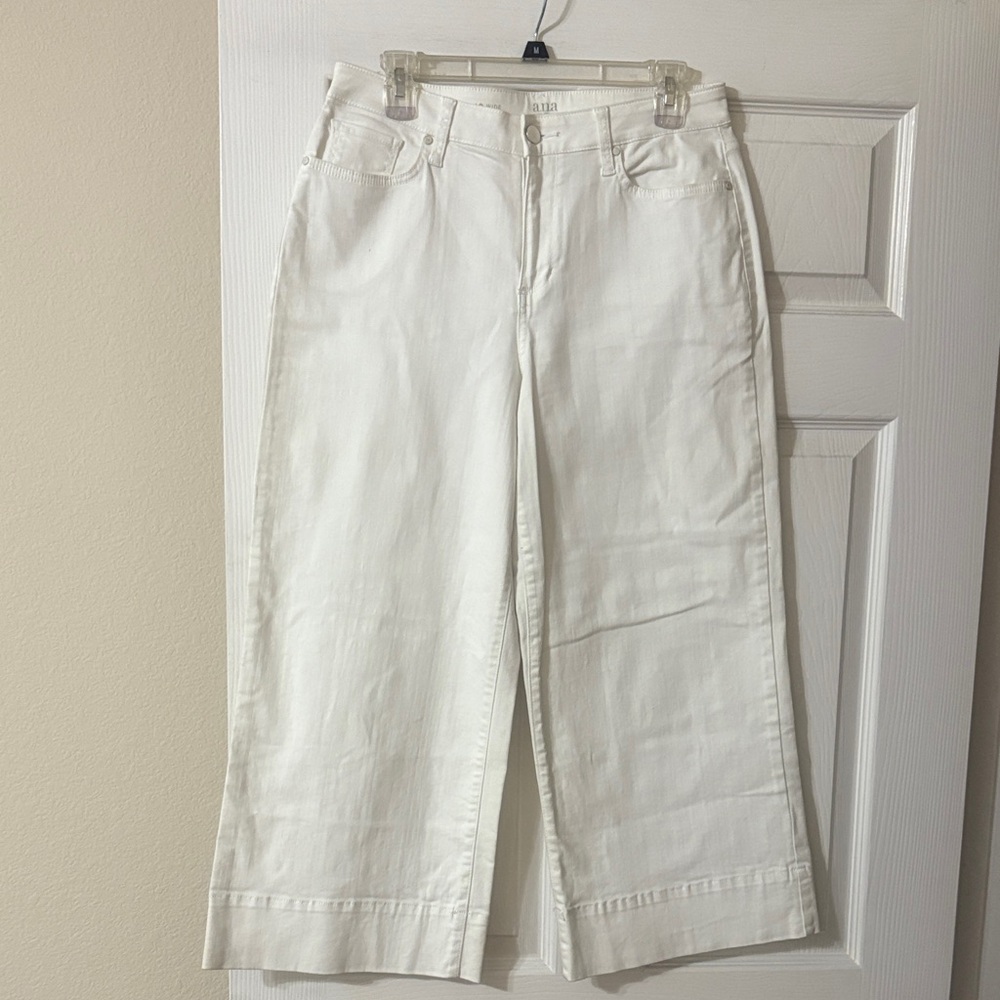 a.n.a Women's Wide Leg/Ankle Crop White Jeans